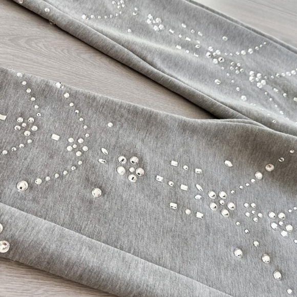 CYNTHIA ROWLEY Rhinestone Embellished Grey Sweatpants - Picture 2 of 15